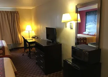 Super 8 by Wyndham Heyburn/Burley Area hotel thumbnail 3