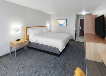 Holiday Inn Express & Suites Lonoke by IHG hotel thumbnail 4
