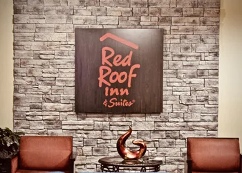 Red Roof Inn & Suites Little Rock hotel thumbnail 6