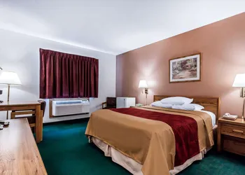Rodeway Inn Holdrege hotel thumbnail 5