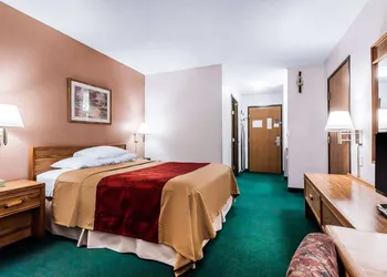 Rodeway Inn Holdrege hotel thumbnail 6