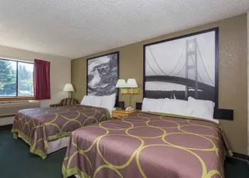 Super 8 by Wyndham Houghton Lake hotel thumbnail 6