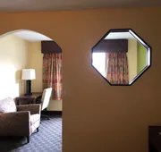 Econo Lodge Inn & Suites Warsaw hotel detail image 3