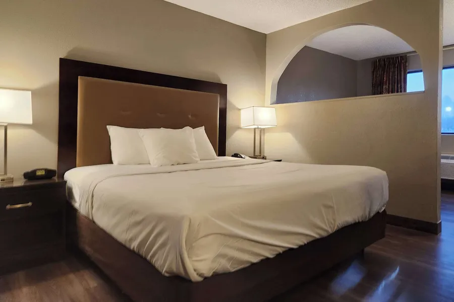Econo Lodge Inn & Suites Warsaw hotel detail image 6