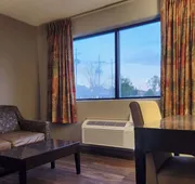 Econo Lodge Inn & Suites Warsaw hotel detail image 7