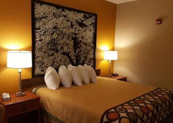 Super 8 by Wyndham Central City hotel thumbnail 4