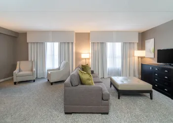Holiday Inn Wilmington by IHG hotel thumbnail 4