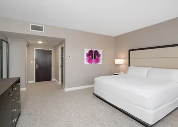 Holiday Inn Wilmington by IHG hotel thumbnail 5
