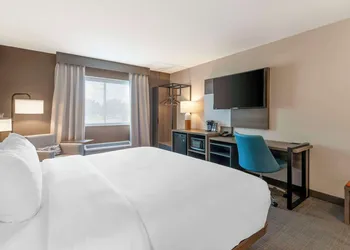 Comfort Inn & Suites Saratoga Springs hotel thumbnail 4