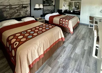 Super 8 by Wyndham Athens TX hotel thumbnail 4
