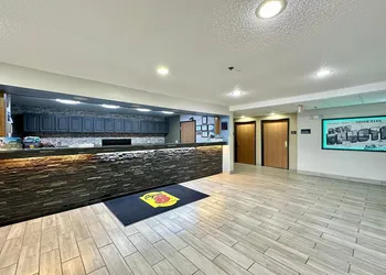 Super 8 by Wyndham Sisseton hotel thumbnail 2