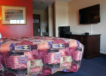 Coratel Inn and Suites Maple Grove hotel thumbnail 6