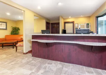 Days Inn by Wyndham Maumee/Toledo hotel thumbnail 3