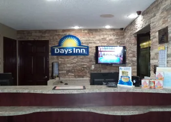 Days Inn by Wyndham Maumee/Toledo hotel thumbnail 5
