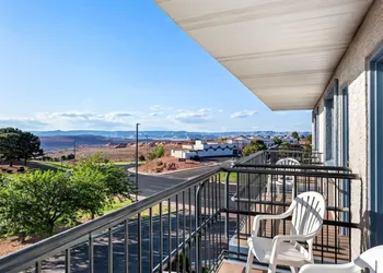 Travelodge by Wyndham Page, View of Lake Powell hotel thumbnail 8