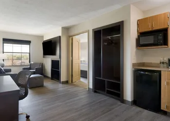 Clubhouse Hotel Suites Sioux Falls hotel thumbnail 8