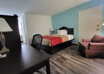 Greeneville Inn and Suites hotel thumbnail 5