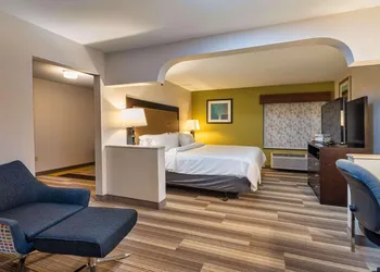 Country Inn & Suites by Radisson, South Haven, MI hotel thumbnail 6