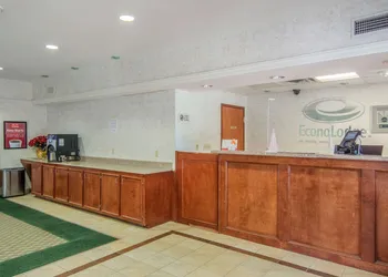 Econo Lodge Weatherford hotel thumbnail 2