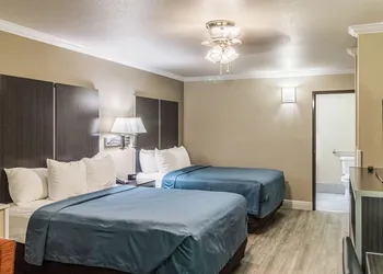 Econo Lodge Inn & Suites Corpus Christi hotel thumbnail 7