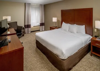 Comfort Inn & Suites Grundy hotel thumbnail 5