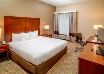 Comfort Inn & Suites Grundy hotel thumbnail 6