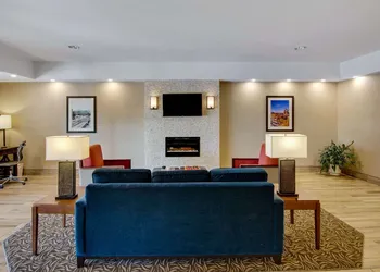 Comfort Inn Airport hotel thumbnail 2
