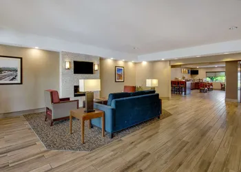 Comfort Inn Airport hotel thumbnail 3