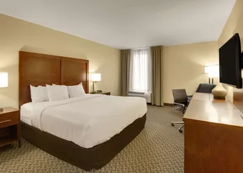Comfort Inn Airport hotel thumbnail 7