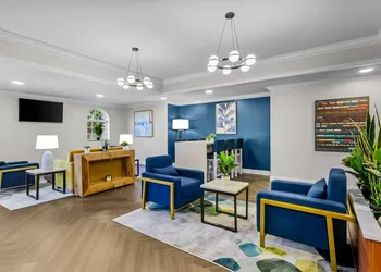 MainStay Suites Roanoke Airport hotel thumbnail 4
