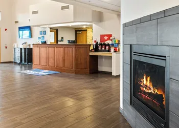 Boarders Inn & Suites by Cobblestone Hotels - Shawano hotel thumbnail 3