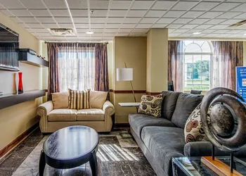Quality Inn & Suites Bristol North hotel thumbnail 8