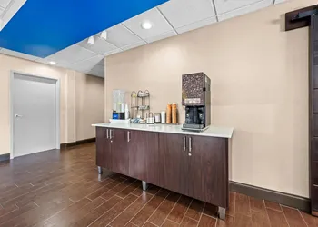 Comfort Inn & Suites Oxford South hotel thumbnail 3