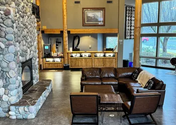 River Lodge and Cabins hotel thumbnail 3