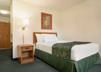 Travelodge by Wyndham Morrill hotel thumbnail 7