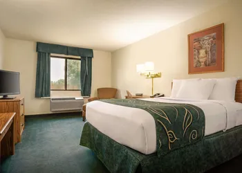 Travelodge by Wyndham Morrill hotel thumbnail 8