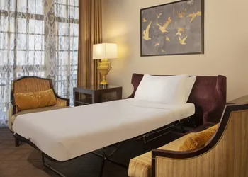 The Ashton Hotel hotel thumbnail 4