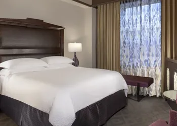 The Ashton Hotel hotel thumbnail 8