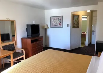 Americas Best Value Inn Dunnigan hotel thumbnail 3