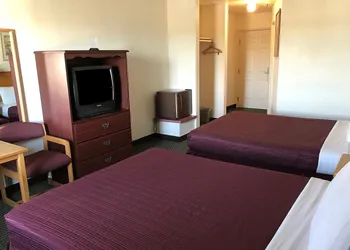 Americas Best Value Inn Dunnigan hotel thumbnail 8