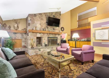 AmericInn by Wyndham Elkhorn Near Lake Geneva hotel thumbnail 2