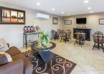 Days Inn by Wyndham Central City hotel thumbnail 3