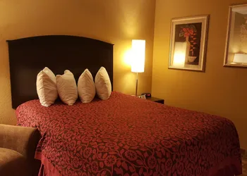 Days Inn by Wyndham Central City hotel thumbnail 5