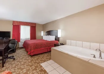 Days Inn by Wyndham Central City hotel thumbnail 8