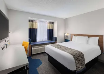 Microtel Inn by Wyndham Bowling Green hotel thumbnail 4
