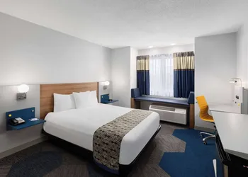 Microtel Inn by Wyndham Bowling Green hotel thumbnail 8
