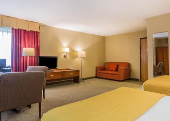 Quality Inn Hyde Park Poughkeepsie North hotel thumbnail 6