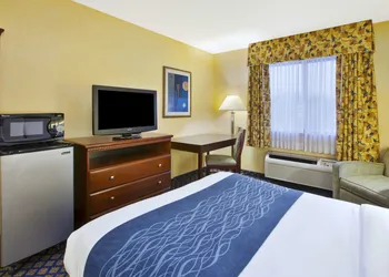Quality Inn Grand Blanc - Flint South hotel thumbnail 6