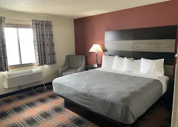 Baymont by Wyndham Waupun hotel thumbnail 3