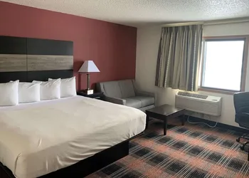 Baymont by Wyndham Waupun hotel thumbnail 4